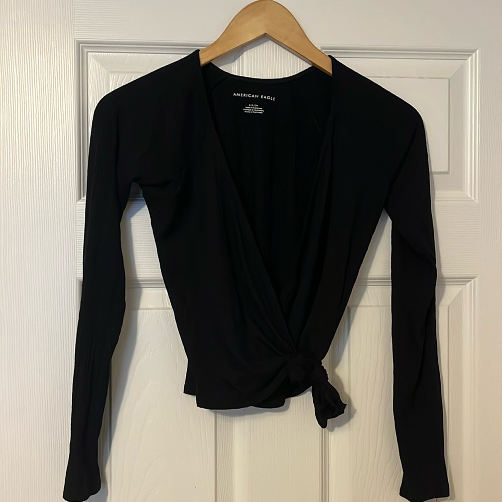 American Eagle Black Long Sleeve Crop Top
